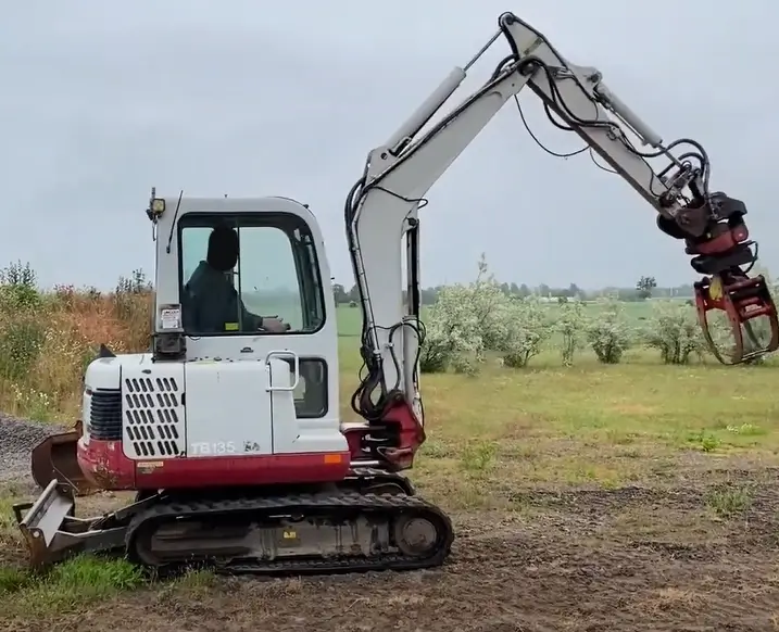 TAKEUCHI TB 135 - S/N: 13512647-UP