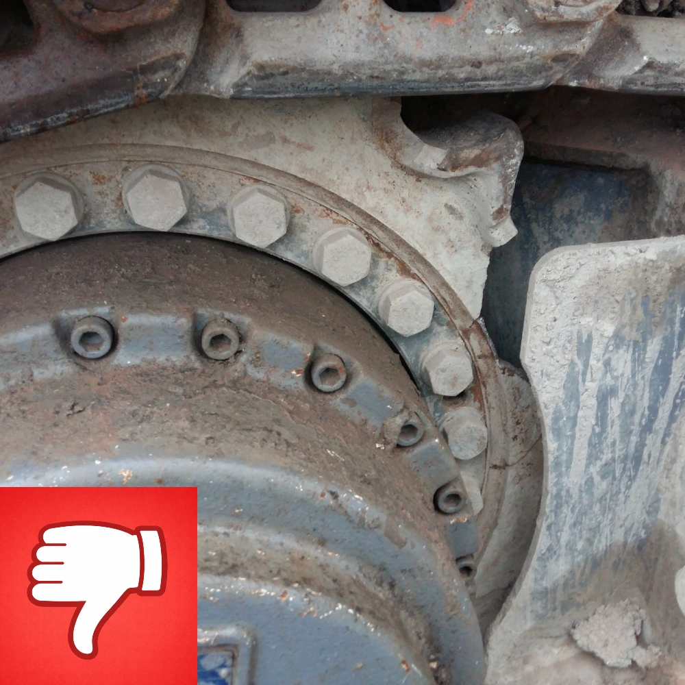 Sprocket van het rijwerk warrbij een stuk van de sprocket is afgebroken.