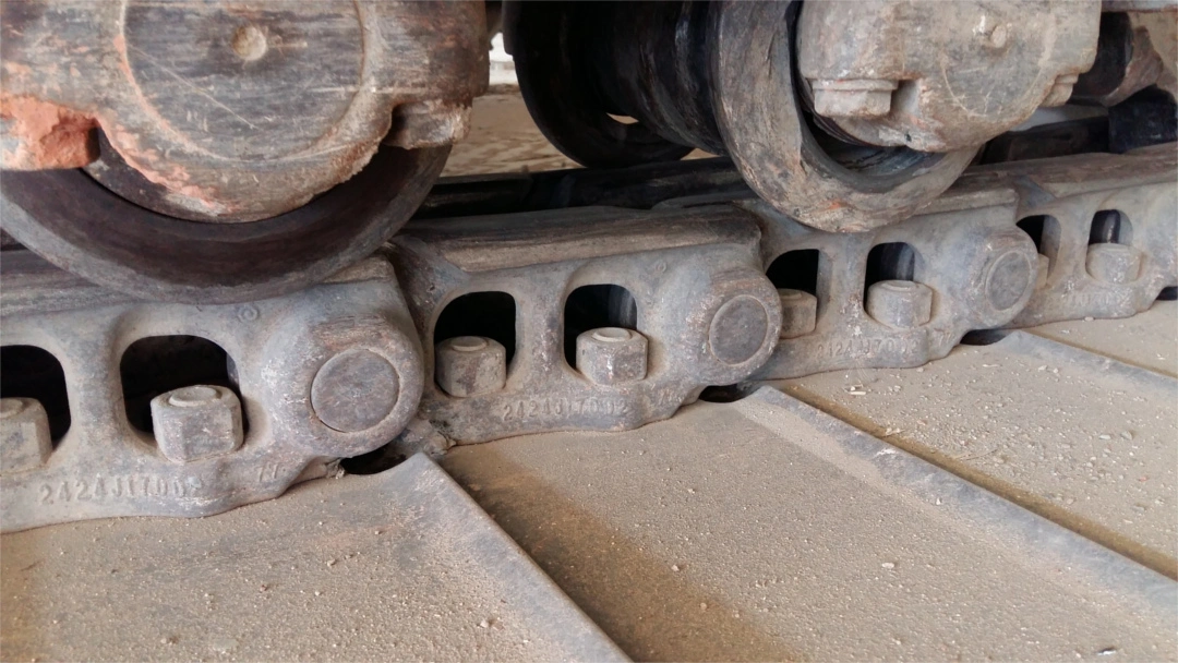 een kapotte onderrol wordt gedetecteerd tijdens de rijwerk-inspectie.